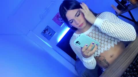 Snapshot of wiz_maleja chatting on 12.18.24 MALEJA online show from 12.18.24