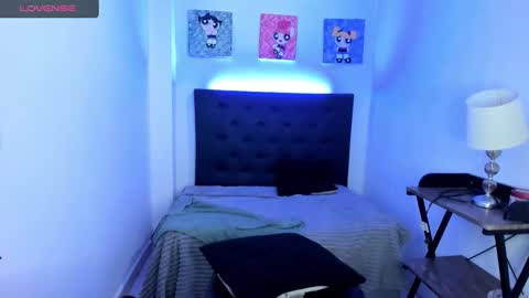 Snapshot of wiz_maleja chatting on 03.11.25 MALEJA online show from 03.11.25