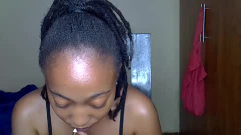 Snapshot of wizzia_khalifa chatting on 01.29.25 girlie o online show from 01.29.25