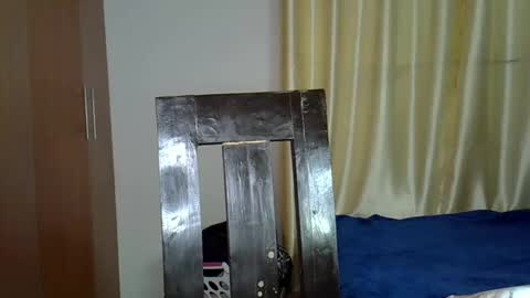 Snapshot of wizzia_khalifa chatting on 03.01.25 girlie o online show from 03.01.25