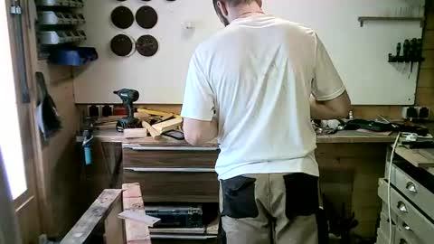 wolf021221 online show from 09.15.25