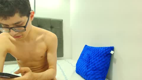  W O L F  online show from 01.24.25