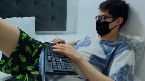  W O L F  online show from 02.17.25