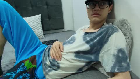  W O L F  online show from 03.04.25