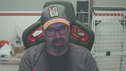 Snapshot of womenizzeer chatting on 12.03.24 Adam online show from 12.03.24