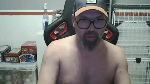 Snapshot of womenizzeer chatting on 01.22.25 Adam online show from 01.22.25