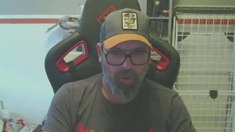 Snapshot of womenizzeer chatting on 02.21.25 Adam online show from 02.21.25