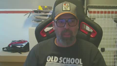 Snapshot of womenizzeer chatting on 03.11.25 Adam online show from 03.11.25