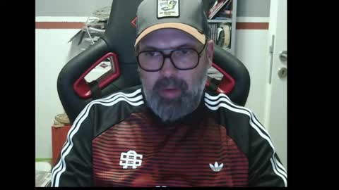 Snapshot of womenizzeer chatting on 09.22.25 Adam online show from 09.22.25