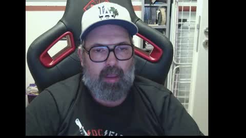 Snapshot of womenizzeer chatting on 10.23.25 Adam online show from 10.23.25