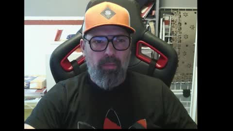 Snapshot of womenizzeer chatting on 11.28.25 Adam online show from 11.28.25