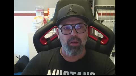 Snapshot of womenizzeer chatting on 06.18.26 Adam online show from 06.18.26