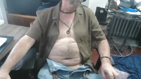 Snapshot of woodworker6473 chatting on 06.25.26 woodworker6473 online show from 06.25.26