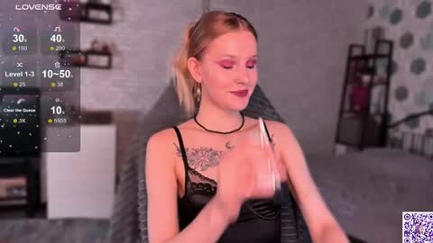 Arnika and Simon online show from 10.31.25