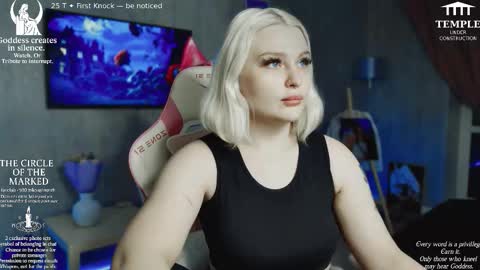 Snapshot of wounded_goddess chatting on 10.19.25 Goddess Sophy online show from 10.19.25