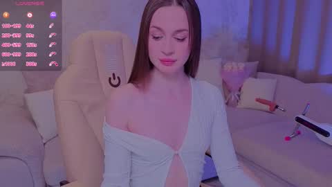 Snapshot of wow_kate chatting on 10.21.25 Kate online show from 10.21.25