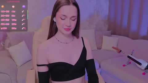 Snapshot of wow_kate chatting on 10.29.25 Kate online show from 10.29.25