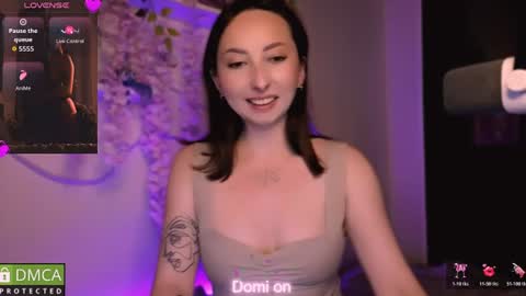Snapshot of wow_sue chatting on 07.11.26 Sue online show from 07.11.26