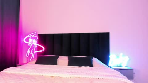 Snapshot of wowlovie666 chatting on 12.03.24 Emi online show from 12.03.24