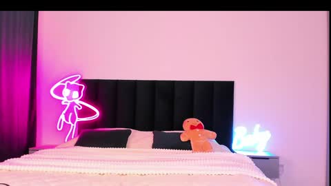 Snapshot of wowlovie666 chatting on 12.31.24 Emi online show from 12.31.24