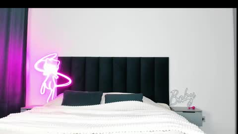 Snapshot of wowlovie666 chatting on 02.13.25 Emi online show from 02.13.25