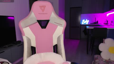 Snapshot of wowlovie666 chatting on 11.19.25 Emi online show from 11.19.25