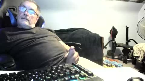 Snapshot of wowsers2022 chatting on 10.03.25 wowsers2022 online show from 10.03.25