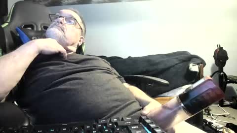 Snapshot of wowsers2022 chatting on 12.05.25 wowsers2022 online show from 12.05.25