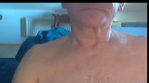 Snapshot of wuki123 chatting on 02.19.25 Wuki online show from 02.19.25