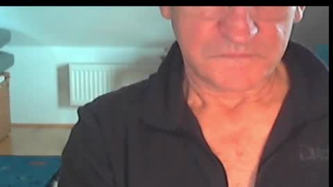 Snapshot of wuki123 chatting on 10.24.25 Wuki online show from 10.24.25