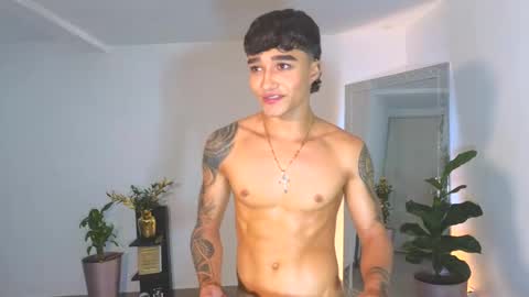 Snapshot of wyatt_rose chatting on 09.29.25 wyatt online show from 09.29.25