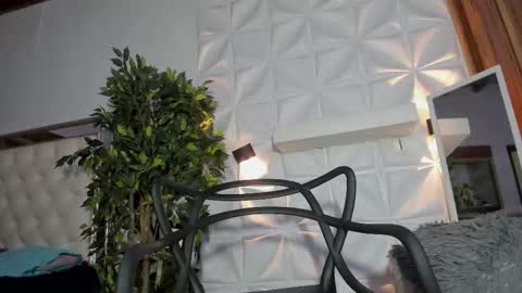 Snapshot of wyatt_rose chatting on 10.26.25 wyatt online show from 10.26.25