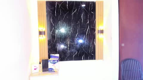 Snapshot of wyatt_rose chatting on 10.28.25 wyatt online show from 10.28.25