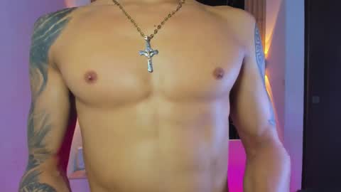 Snapshot of wyatt_rose chatting on 11.05.25 wyatt online show from 11.05.25