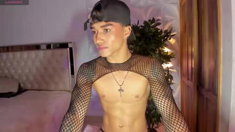 Snapshot of wyatt_rose chatting on 11.16.25 wyatt online show from 11.16.25