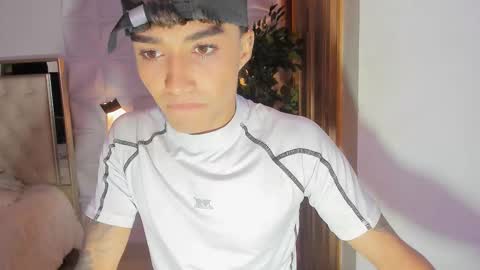 Snapshot of wyatt_rose chatting on 11.27.25 wyatt online show from 11.27.25