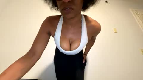Snapshot of wynterheat chatting on 01.17.25 Wynter Heat online show from 01.17.25