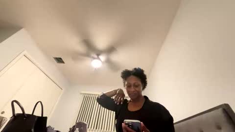 Snapshot of wynterheat chatting on 02.04.25 Wynter Heat online show from 02.04.25