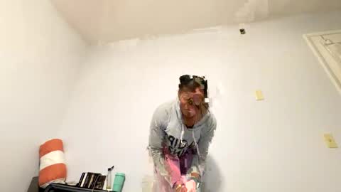 Snapshot of wynterheat chatting on 02.05.25 Wynter Heat online show from 02.05.25