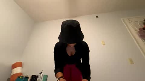 Snapshot of wynterheat chatting on 02.09.25 Wynter Heat online show from 02.09.25