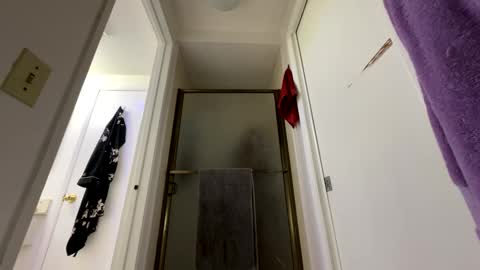 Snapshot of wynterheat chatting on 02.10.25 Wynter Heat online show from 02.10.25