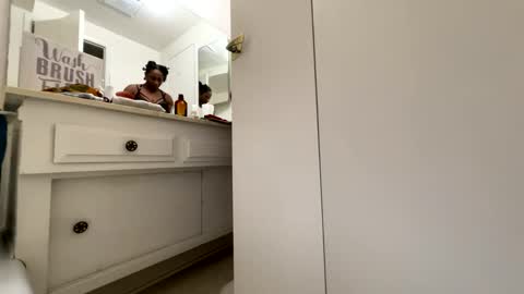 Snapshot of wynterheat chatting on 02.10.25 Wynter Heat online show from 02.10.25