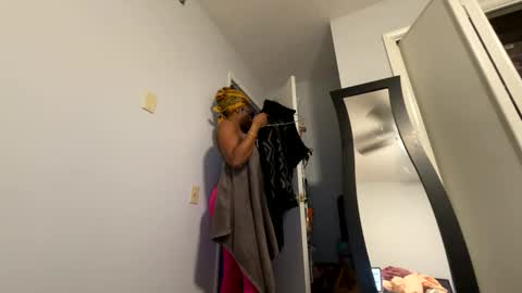 Snapshot of wynterheat chatting on 02.21.25 Wynter Heat online show from 02.21.25