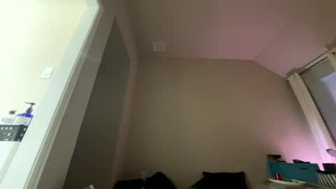 Snapshot of wynterheat chatting on 10.20.25 Wynter Heat online show from 10.20.25