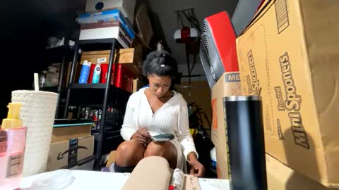 Snapshot of wynterheat chatting on 11.11.25 Wynter Heat online show from 11.11.25