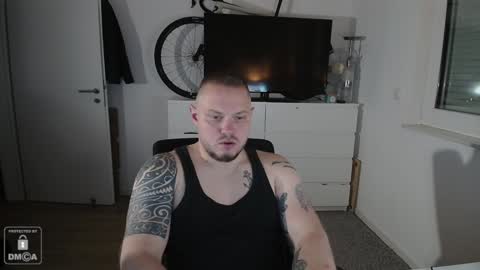 Snapshot of x19marco93x chatting on 12.12.24 x19marco93x online show from 12.12.24