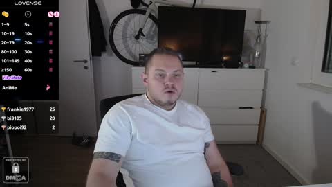 Snapshot of x19marco93x chatting on 12.25.24 x19marco93x online show from 12.25.24