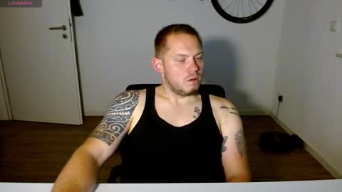 Snapshot of x19marco93x chatting on 10.07.25 x19marco93x online show from 10.07.25