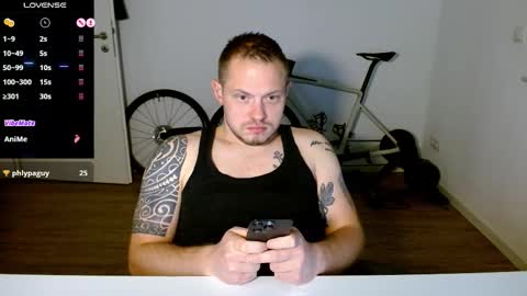 Snapshot of x19marco93x chatting on 12.05.25 x19marco93x online show from 12.05.25