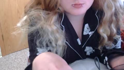 x2kayx2 online show from 05.05.26